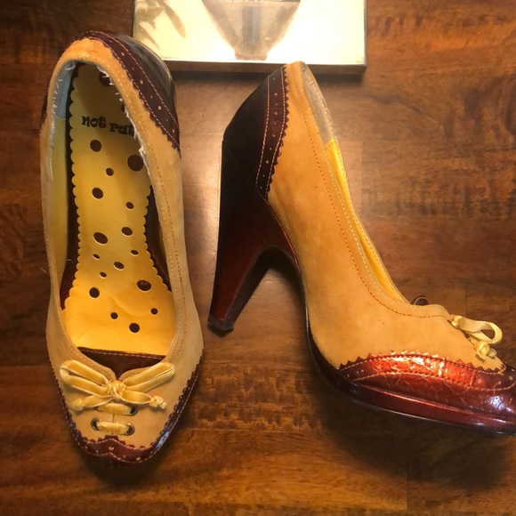 Heels - Picture 3 of 6